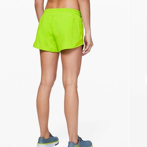 🍋Like New Lululemon Hotty Hot Short II *Long 4" - Picture 3 of 11